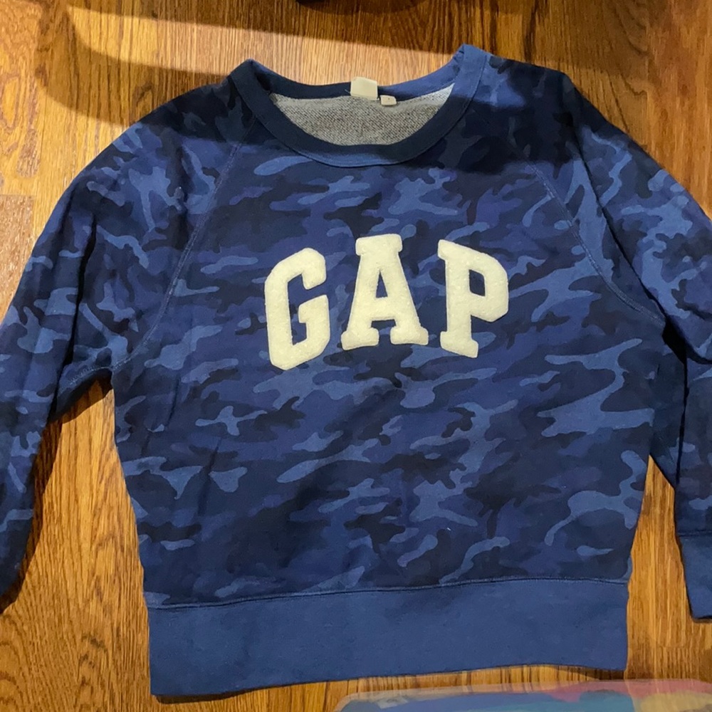 Small blue camouflage gap crewneck